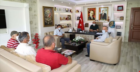 ZİRAAT ODASI BAŞKANI VE MUHTARLAR DERNEĞİ ÜYELERİ ZİYARETİ 