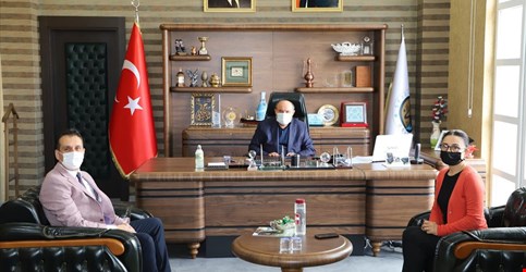 İLÇE NÜFUS MÜDÜRÜ YILMAZ DURMAZ VE MAL MÜDÜRLÜĞÜ VEKİLİ REYHAN DEMİR BAŞKAN'IMIZI ZİYARETİ.