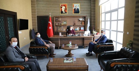 TAPU MÜDÜRÜ SONER ŞAŞMAZ,MİLLİ EMLAK MÜDÜR VEKİLİ DERYA ŞAŞMAZ VE PTT MÜDÜRÜ ADEM CÜCE BAŞKAN'IMIZI ZİYARETİ.
